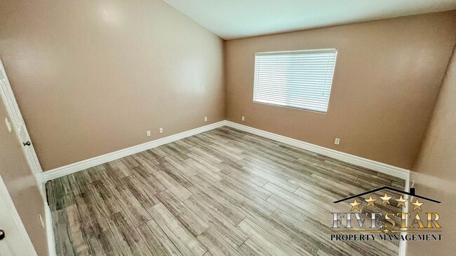 Building Photo - 5509 Baja Dr