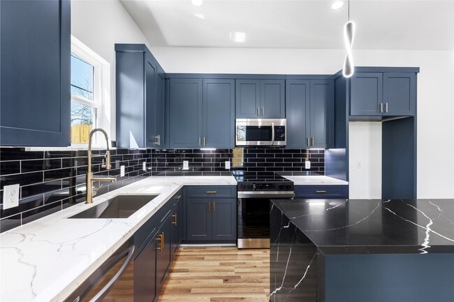 Building Photo - 5406 Longmeadow St