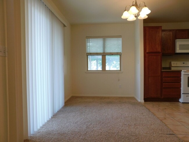 Building Photo - AWESOME 3 bed 2.5 bath in North GJ