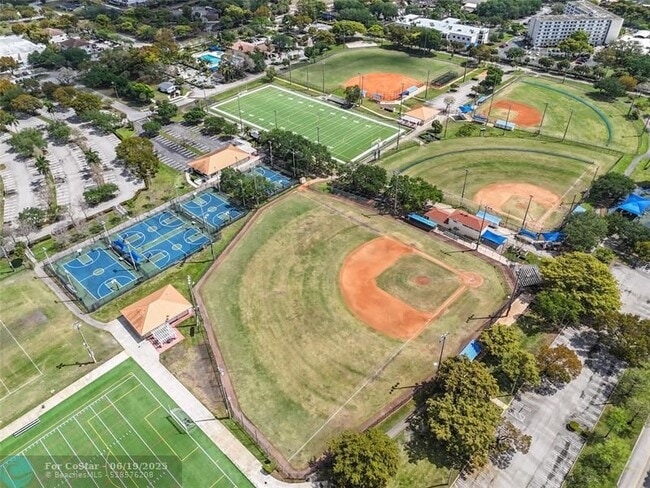 Building Photo - 2590 Coral Springs Dr