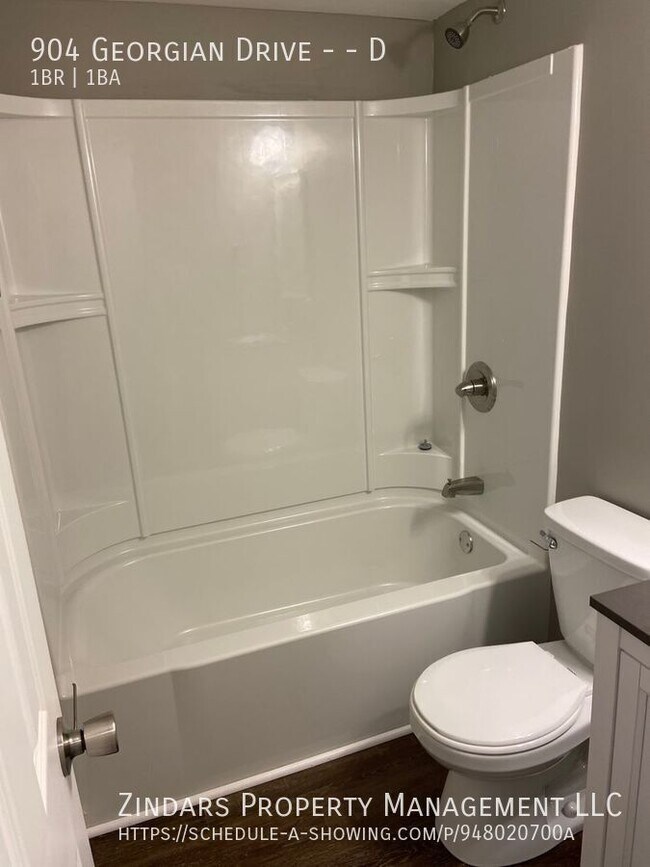 Building Photo - 904 Georgian Dr