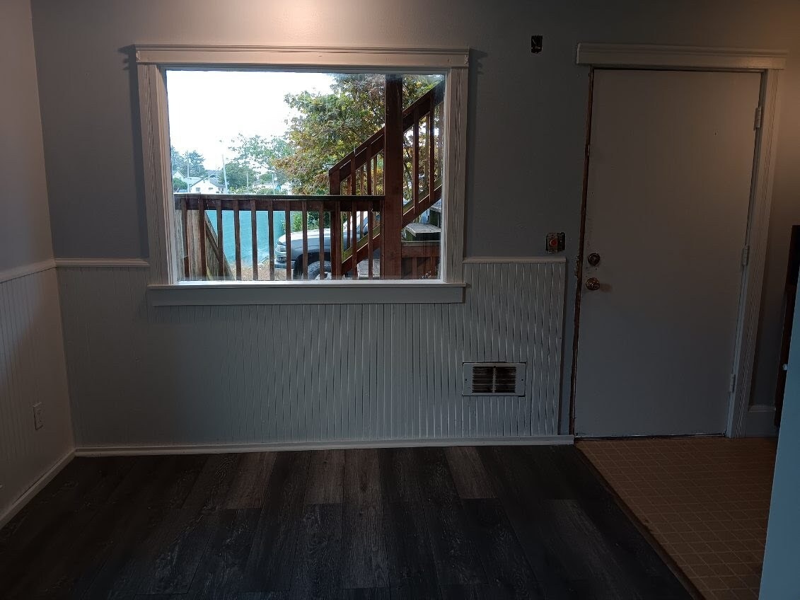 Building Photo - 430 S Holladay Dr