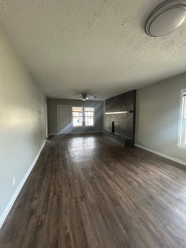 Building Photo - 2201 4th Ave