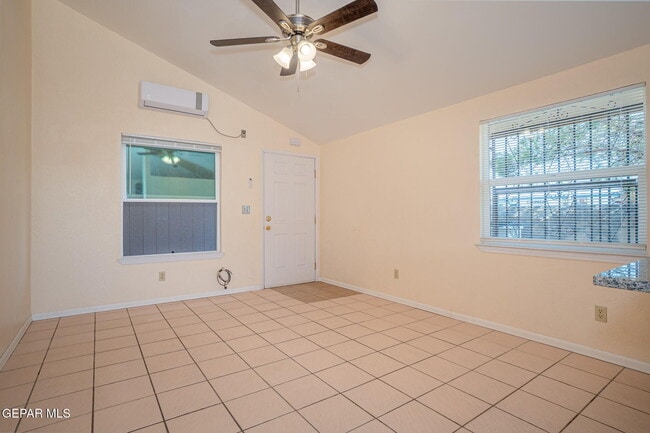 Building Photo - 11450 Sundrop Ct