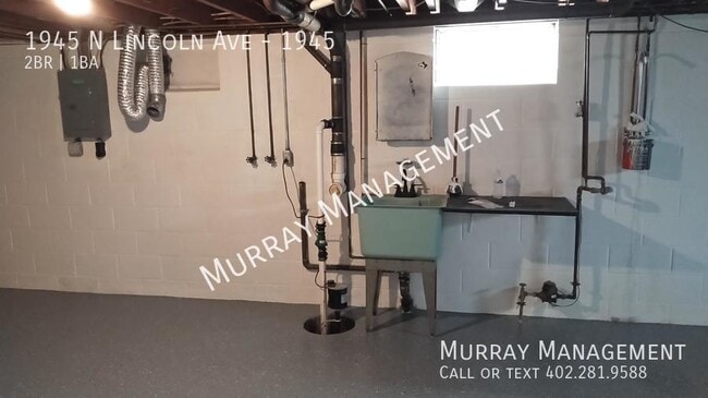 Building Photo - 1945 N Lincoln Ave