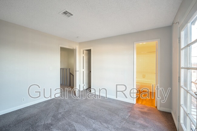 Building Photo - 2882 Calle Del Oro