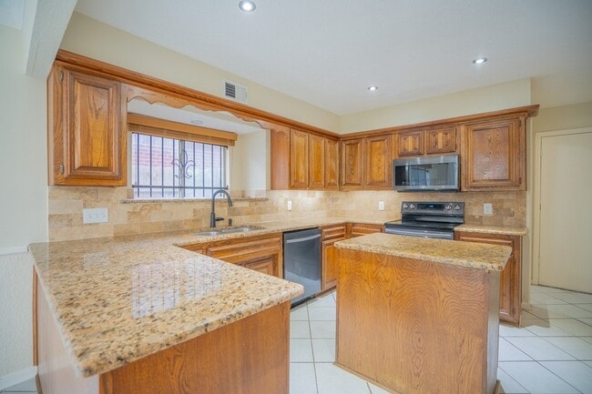Building Photo - 4219 Meadowchase Ln