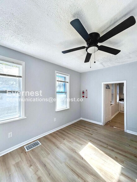 Building Photo - 6922 Morgan Ave
