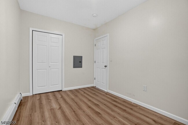 Building Photo - 518 Springfield Ave