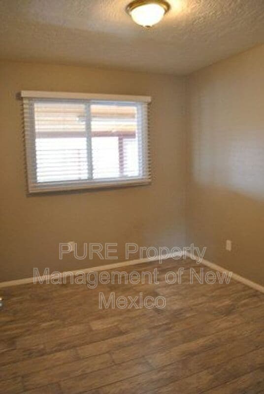 Building Photo - 3307 Edgecliff Dr