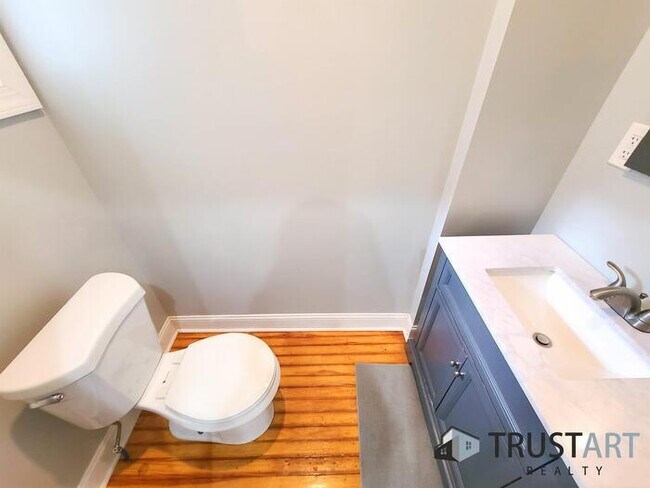 Building Photo - 3 bedroom/2 bath House in Brewerytown, Phi...