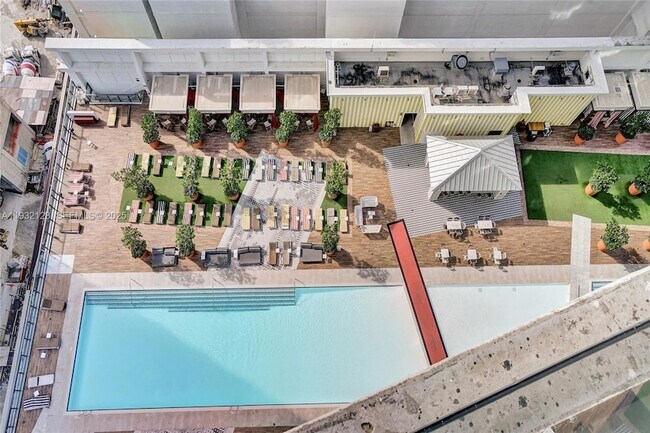 Building Photo - 1300 S Miami Ave