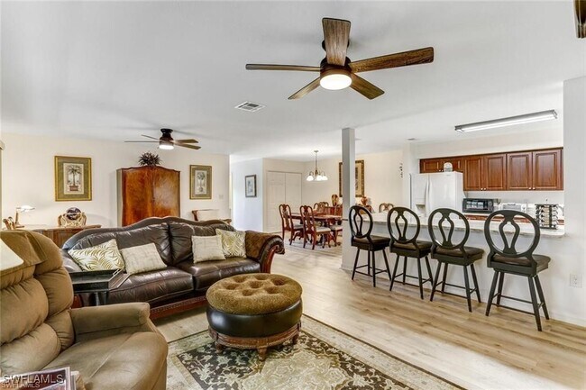 Building Photo - 925 Palm View Dr