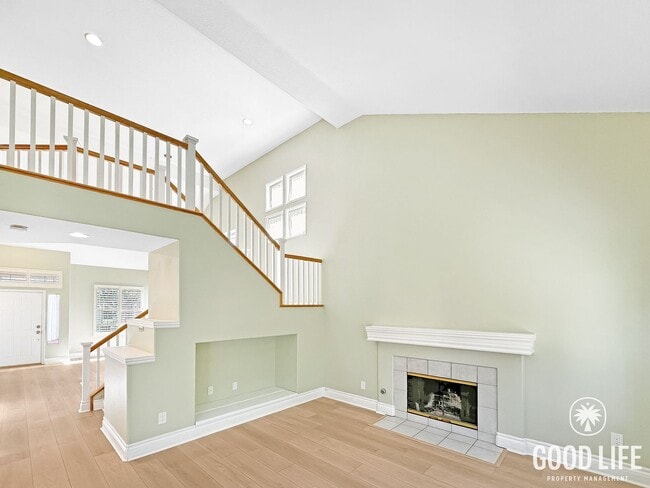 Building Photo - Beautiful 3-Bed Home w/ Vaulted Ceilings, Stainless Appliances, Private Backyard & 2-Car Garage