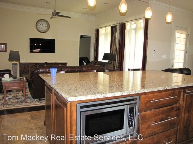 Building Photo - 3 br, 3 bath House - 13465 Quail Grove Ave.