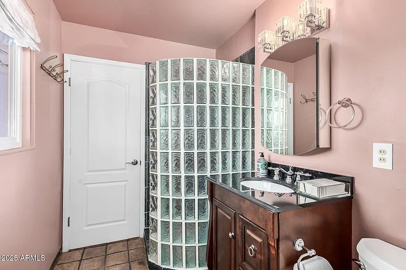 Building Photo - 2302 W Berridge Ln