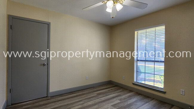 Building Photo - Great 4 bedroom Richardson home