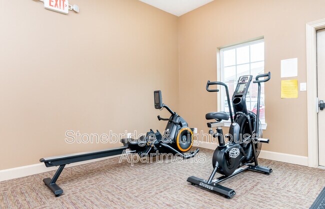 Building Photo - 1101 Stonebench Cir