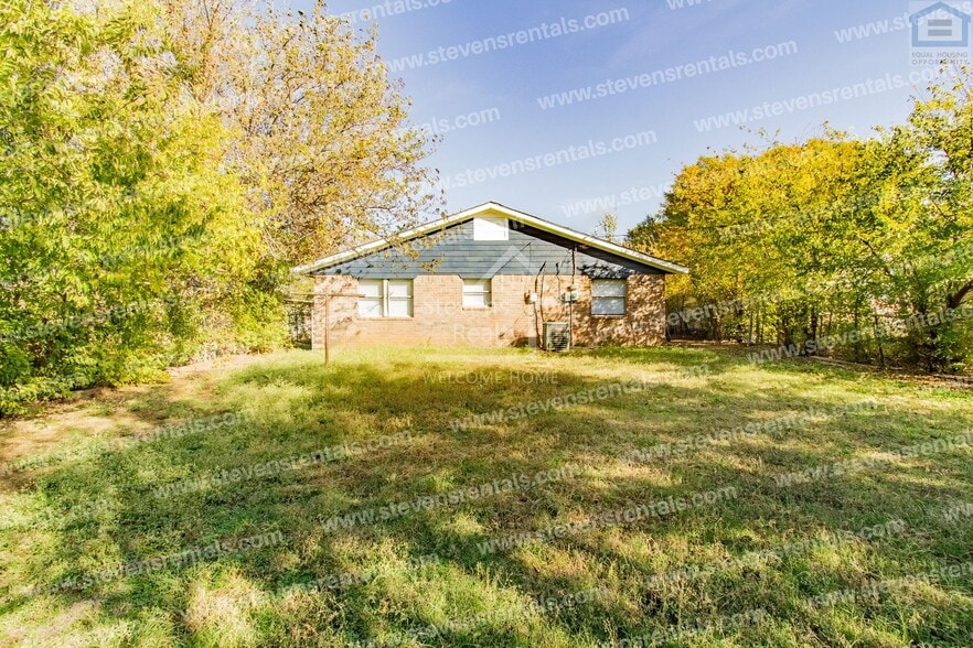 Building Photo - 1719 SW 14th St