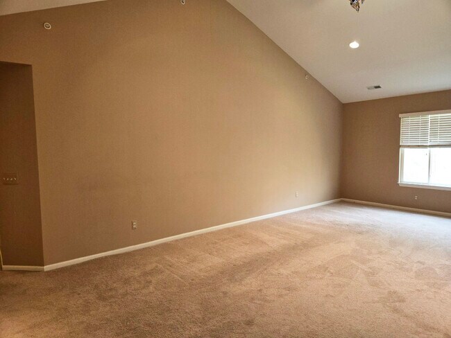 Building Photo - 14382 Shadywood Dr