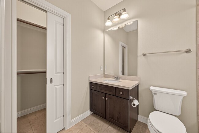 Building Photo - 5211 Eigel St