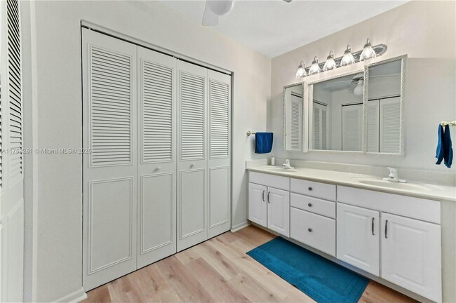 Building Photo - 3540 S Ocean Blvd