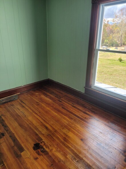 Bedroom - 1795 New Hope and Crimora Rd