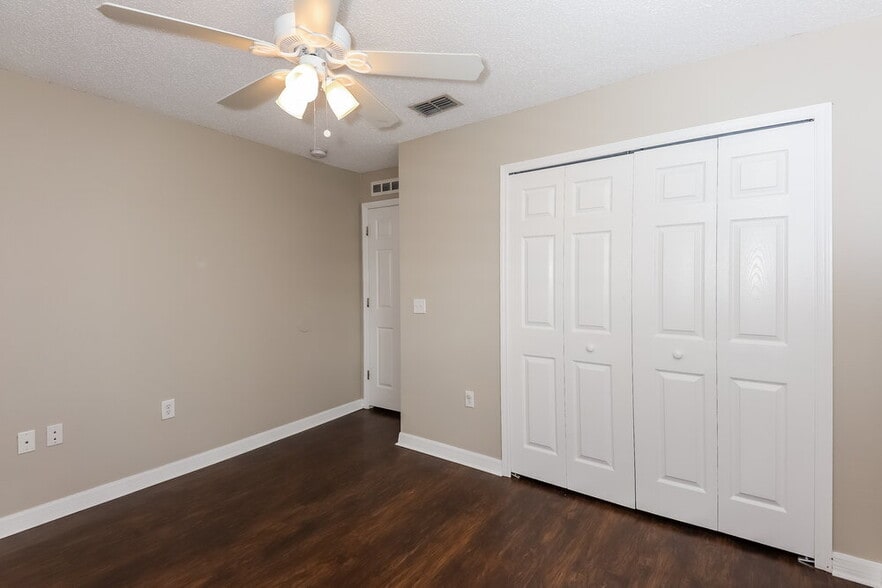 Building Photo - 11426 Ivy Flower Loop