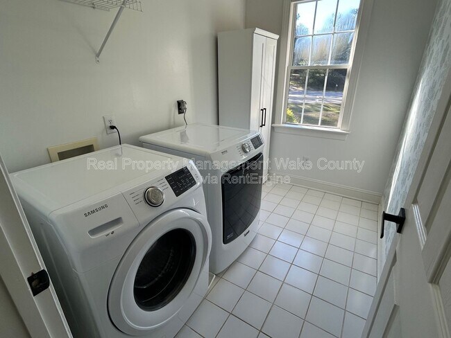 Building Photo - 3421 Kistler Ct