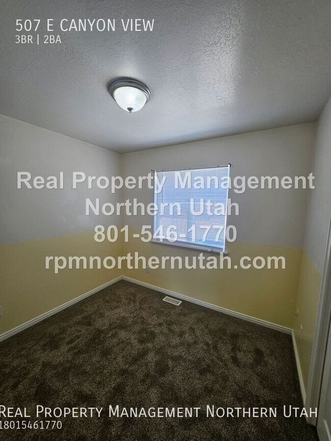 Building Photo - 507 Canyon View Dr