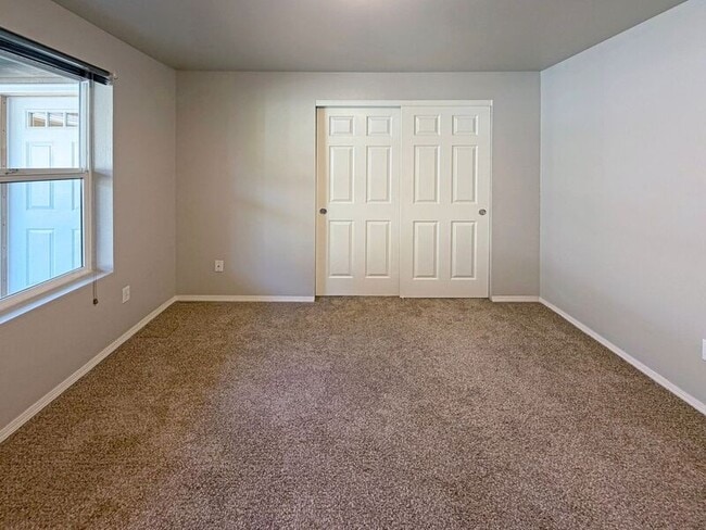 Building Photo - 573 Hanover St