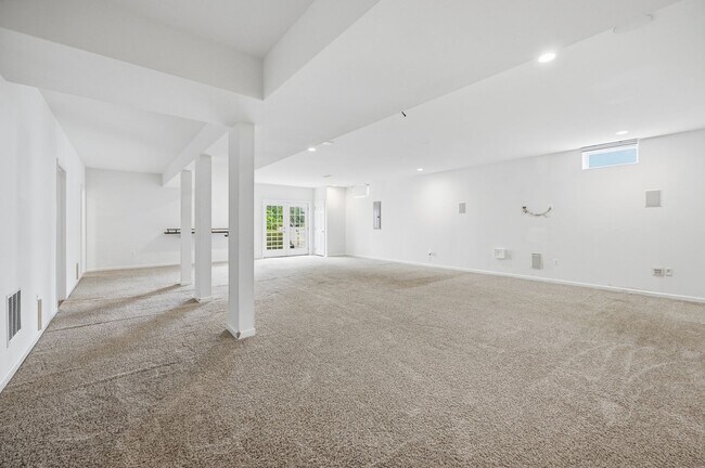 Building Photo - 24267 Purple Finch Dr