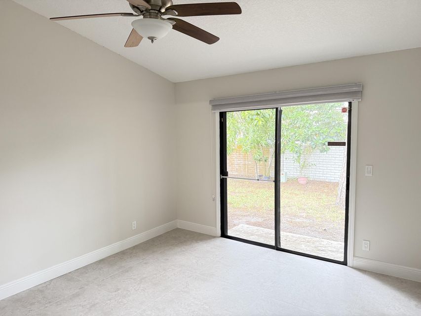 Building Photo - 1065 Mulberry Pl