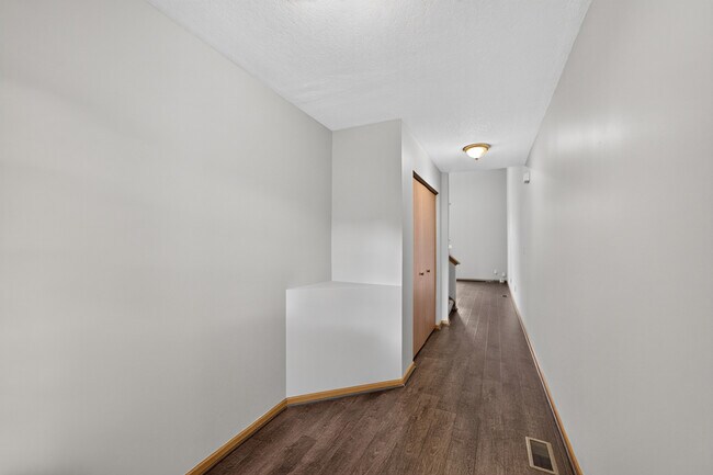 Building Photo - 1110 Rose Dr
