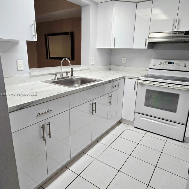 Building Photo - 2055 SW 122nd Ave