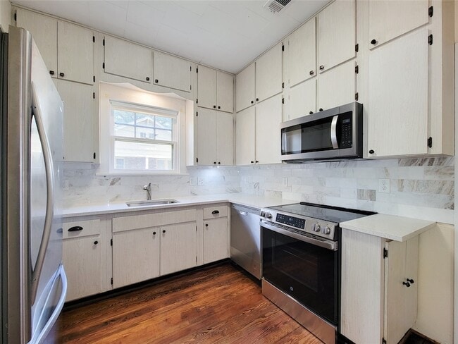 Building Photo - 1502 S Market St