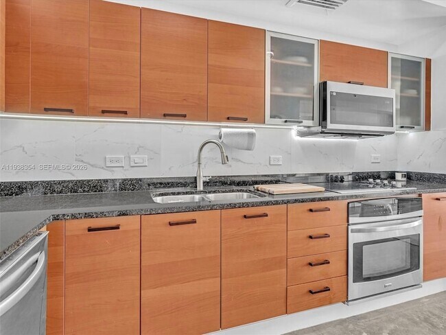 Building Photo - 3470 E Coast Ave