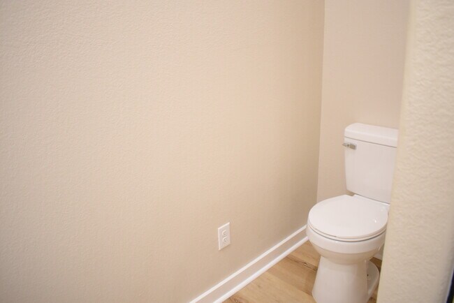 Building Photo - 2713 Sullivan Dr