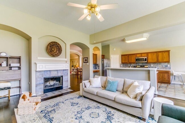 Building Photo - 14015 Blue Vista Dr