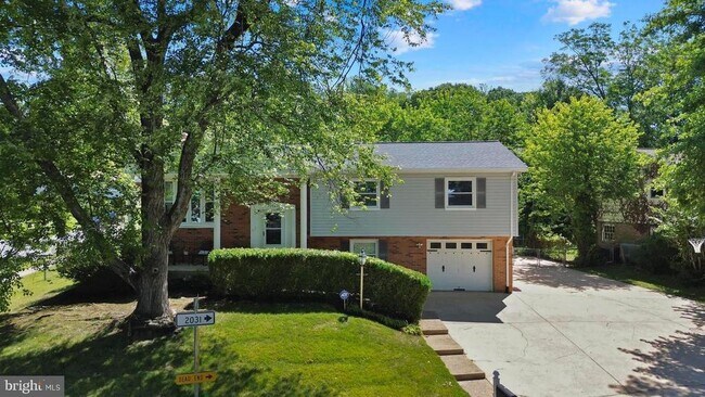 Building Photo - 13501 Kelmont Ct