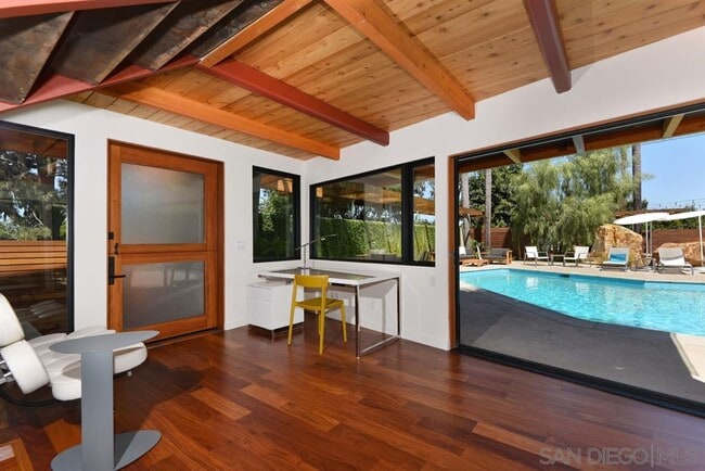 Building Photo - 2264 Paseo Dorado