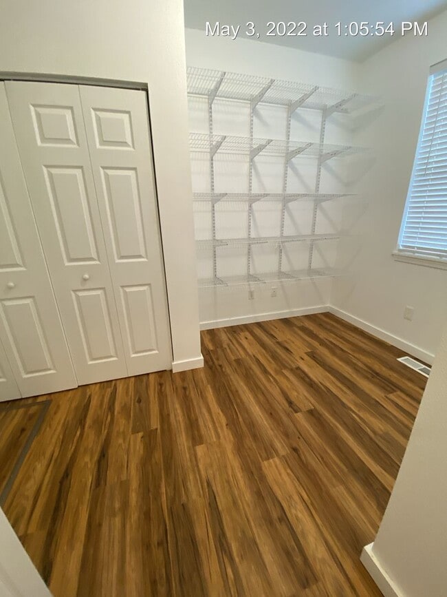 Building Photo - Beautiful Spacious House- Near Harvest Creek!