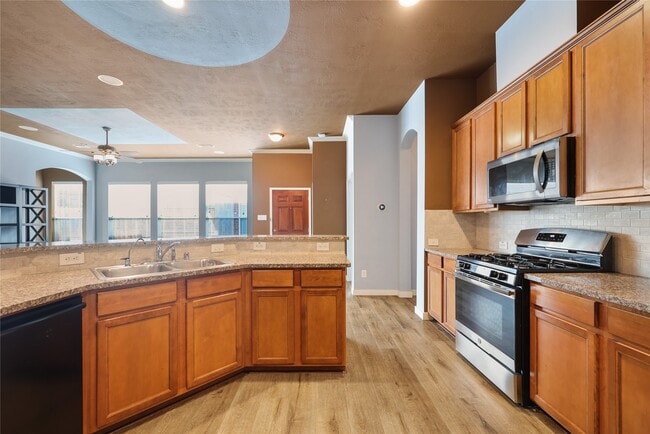 Building Photo - 17303 Brookhollow Ct Dr