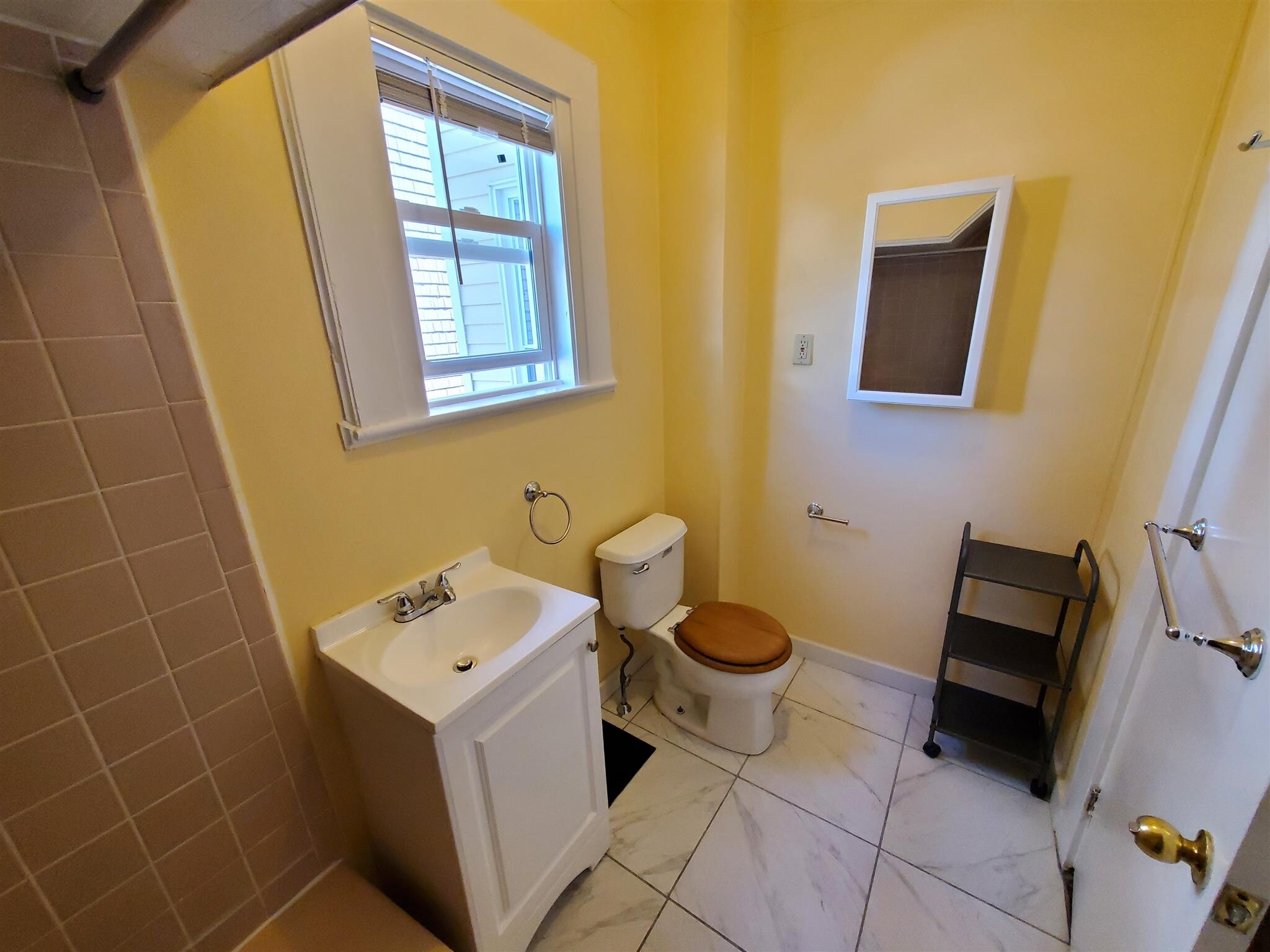 Building Photo - 32 Claremon St