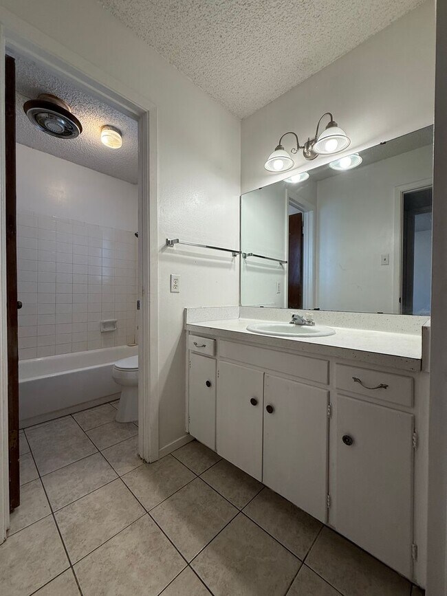 Building Photo - Charming 3 bedroom, 2 bathroom home near Kirby Park COMING SOON!