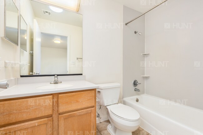 Building Photo - 2208 Kirkbride Ave