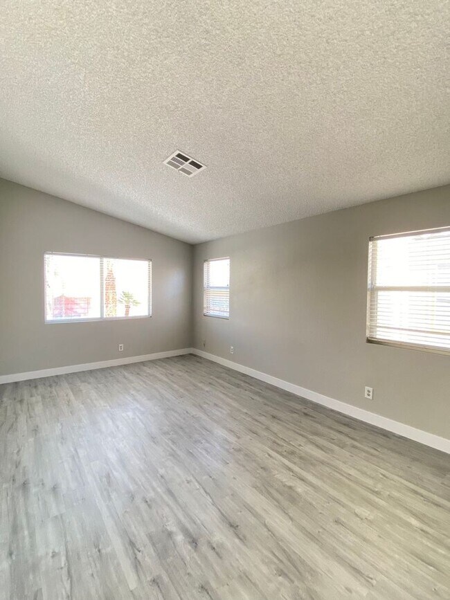 Building Photo - 3025 Marsh Ct