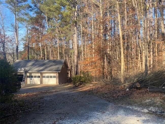 Building Photo - 1830 Winding Creek Ln SW