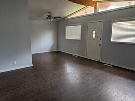 Building Photo - 1010 Waco St