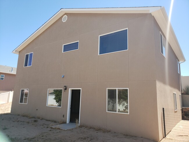Building Photo - Nice 4 Bedroom home in Mesa Vista Subdivis...